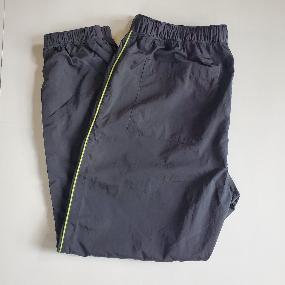 BP Nylon Black Jogger Green Stripe Track Pant Windbreaker Pant SZ Medium